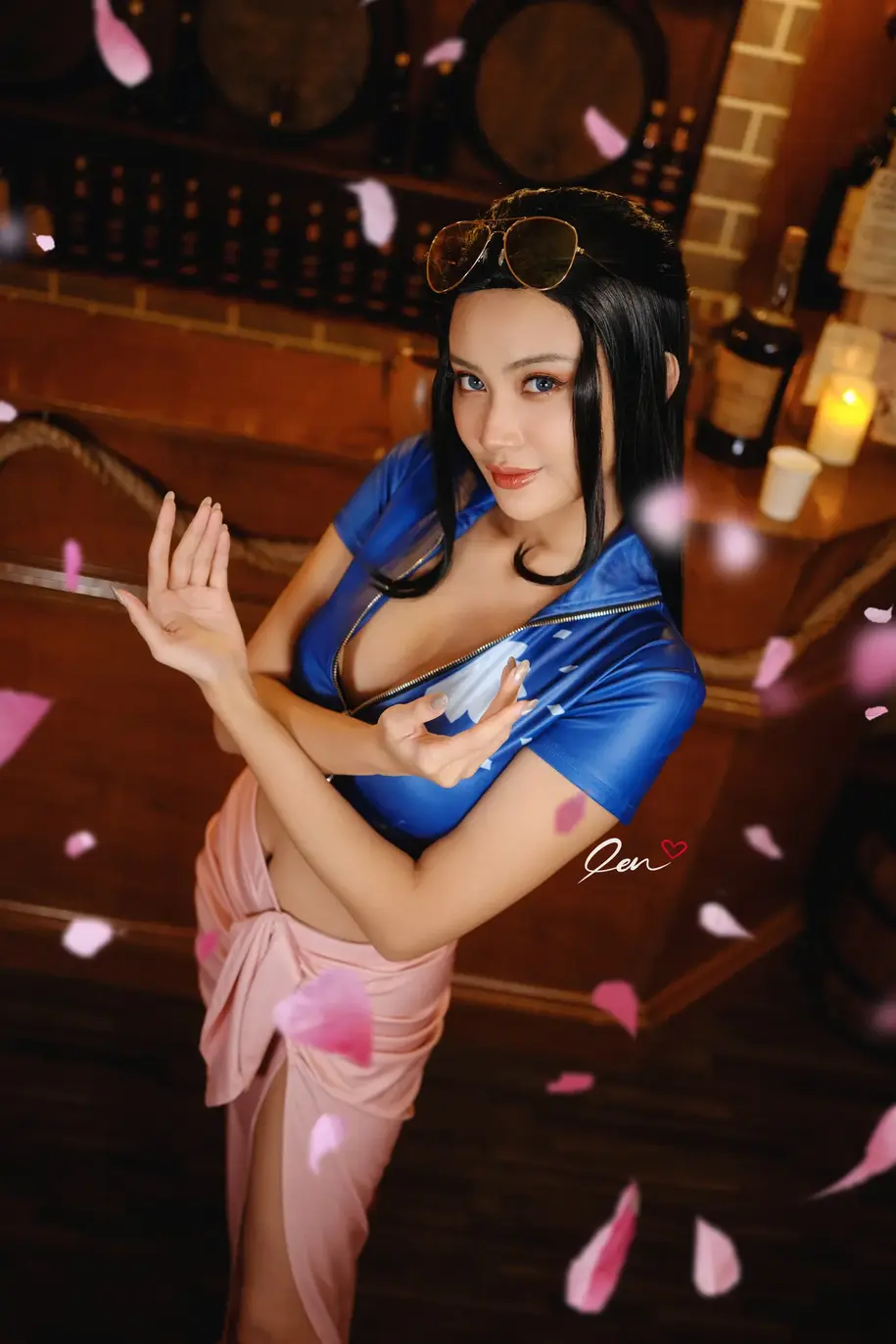 NICO ROBIN (1)